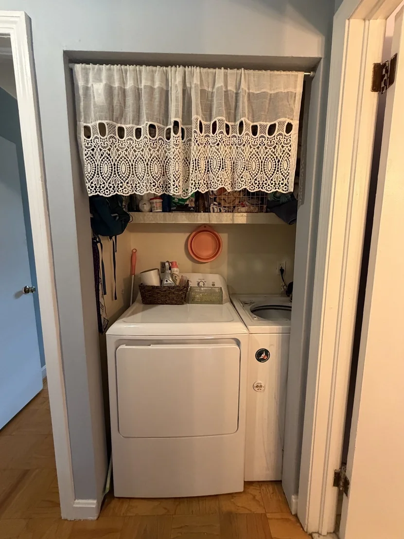 Photo of Unit 1008 at 1008 Windsor Drive