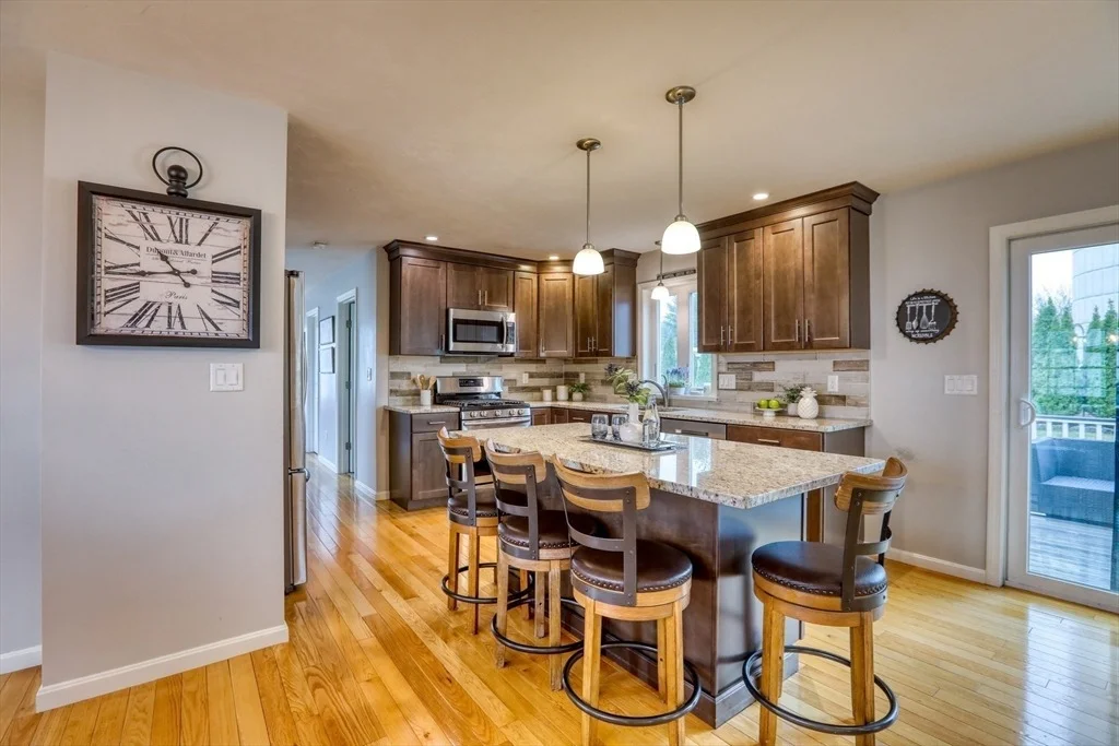 Photo of 44 Gedney Dr