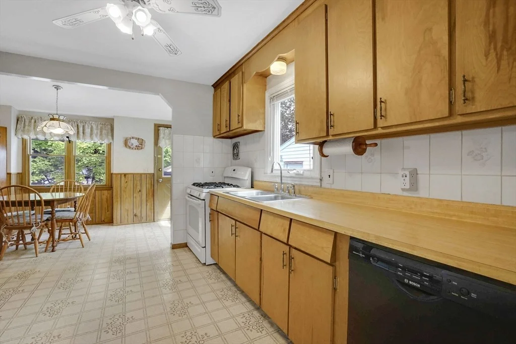 Photo of 300 Circle Dr