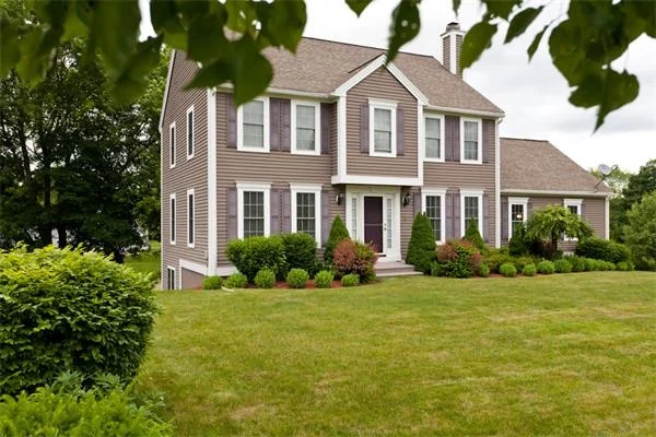Photo of 2 Manor Ln