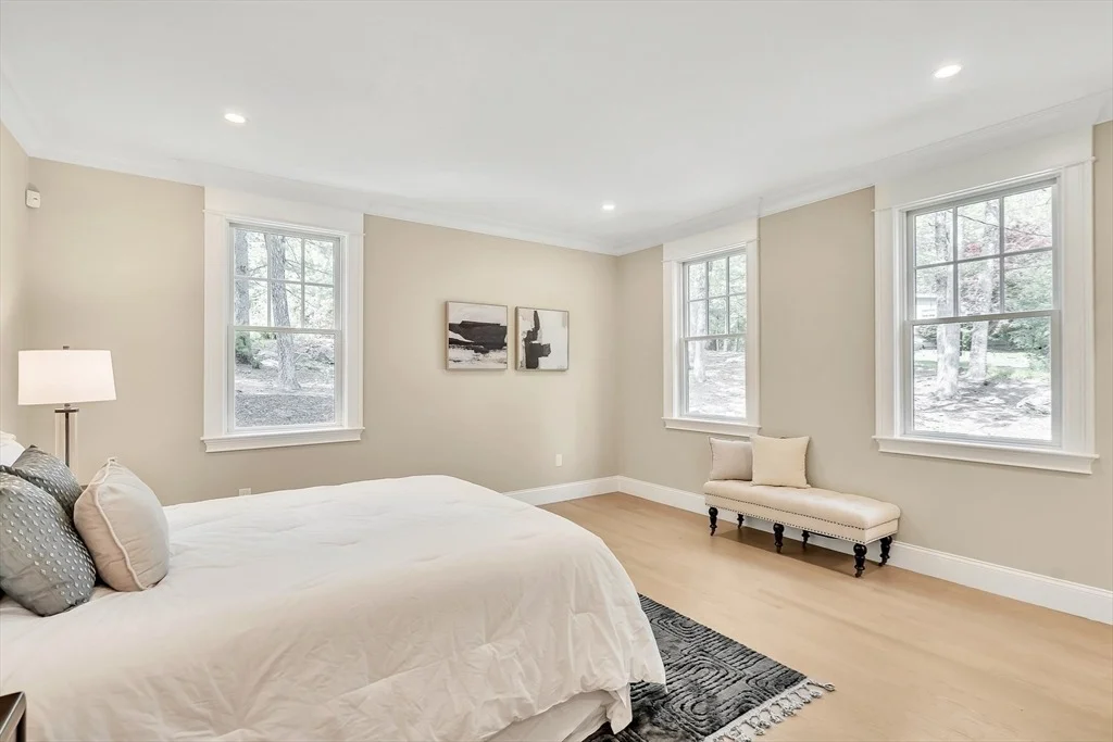 Photo of 18 Heritage Dr