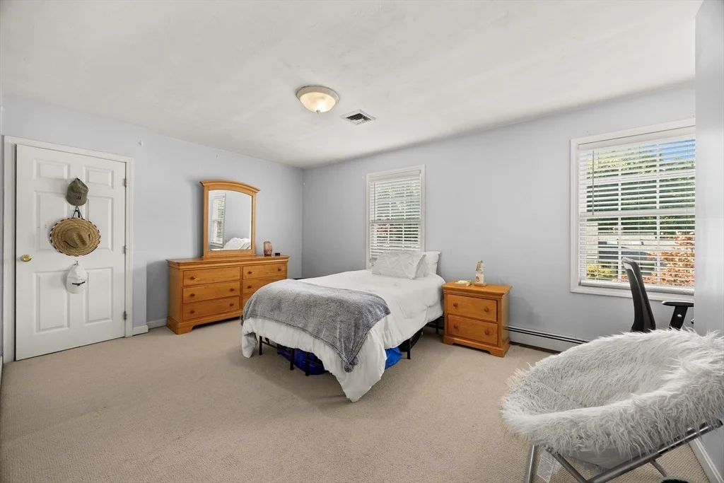 Photo of 8 Robinwood Dr