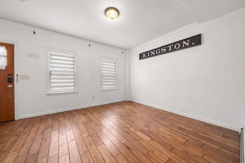 Photo of 9 Maple St