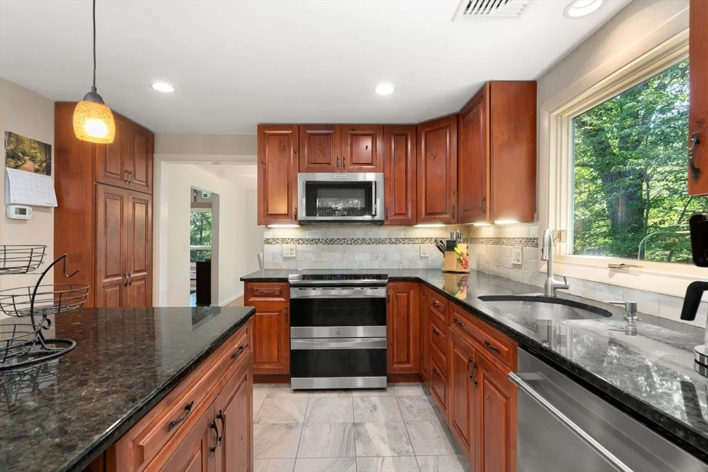 Photo of 94 Mayfair Dr