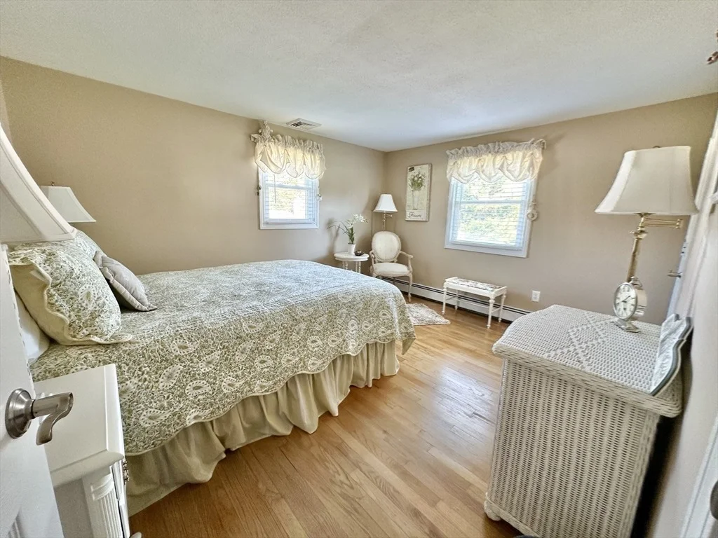Photo of 41 Constantine Dr