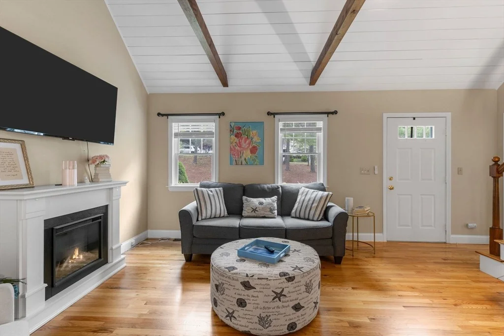Photo of 195 Knotty Pine Ln