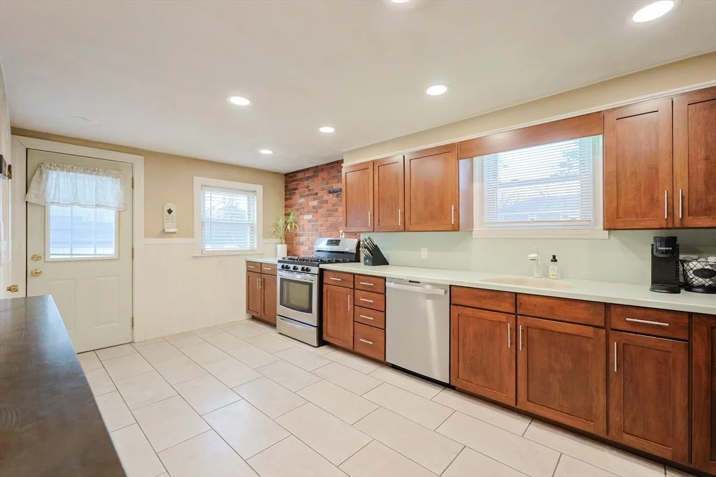 Photo of 16 Sunset Dr