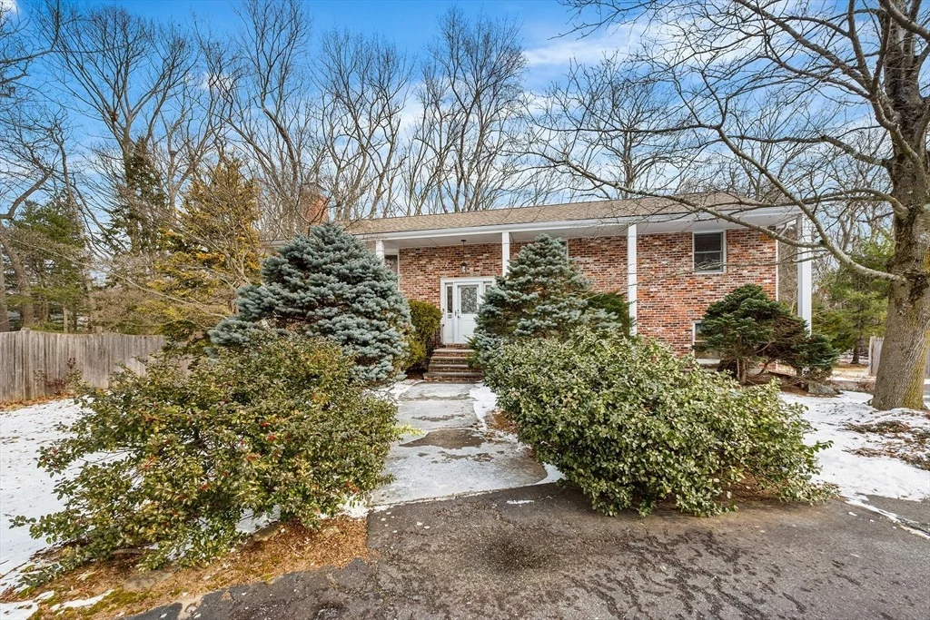 Photo of 90 Sunnyside Ave
