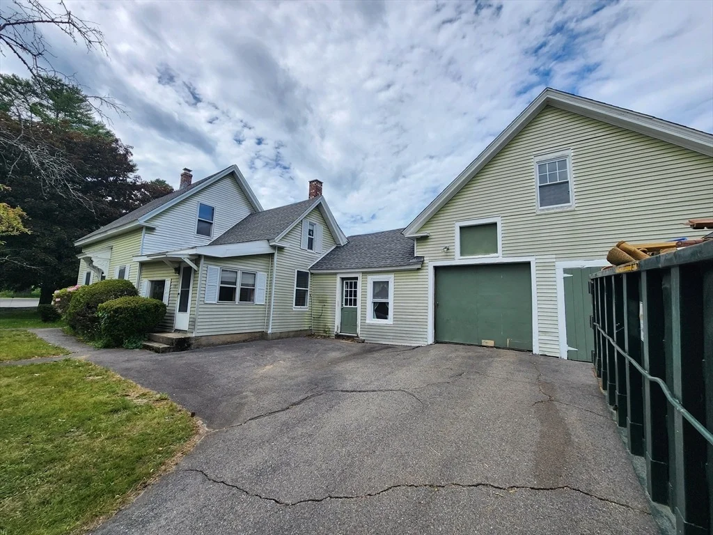 Photo of 575 River St