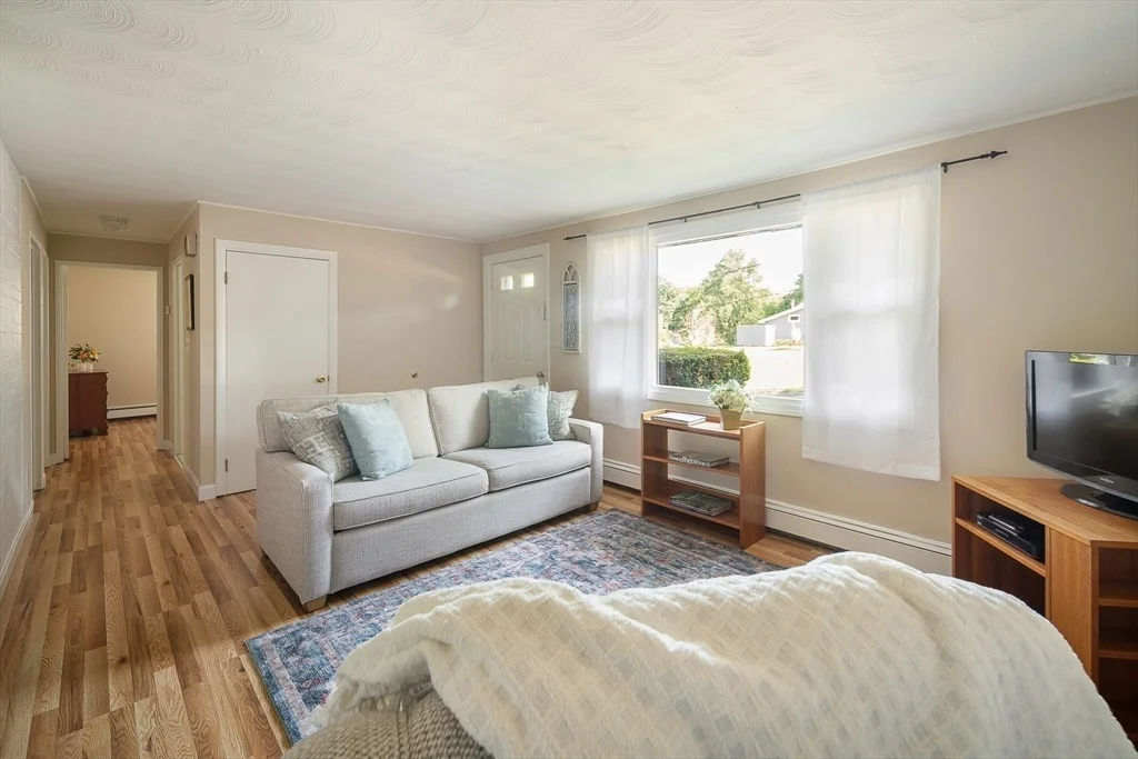 Photo of 9 Upper Joclyn Avenue