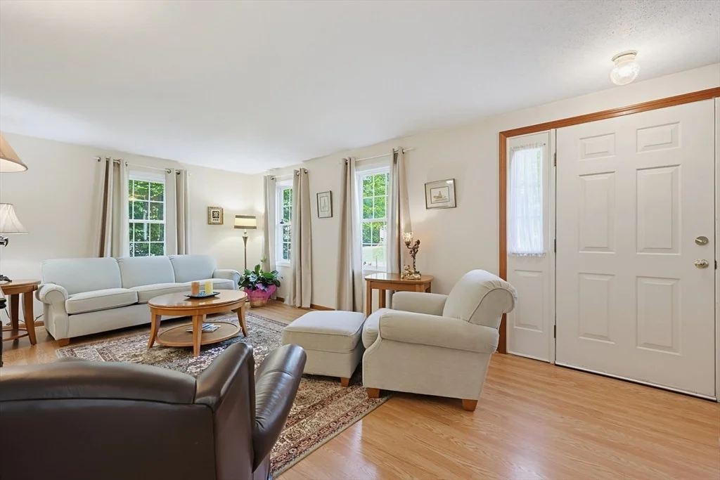 Photo of 7 Hazeltine Rd