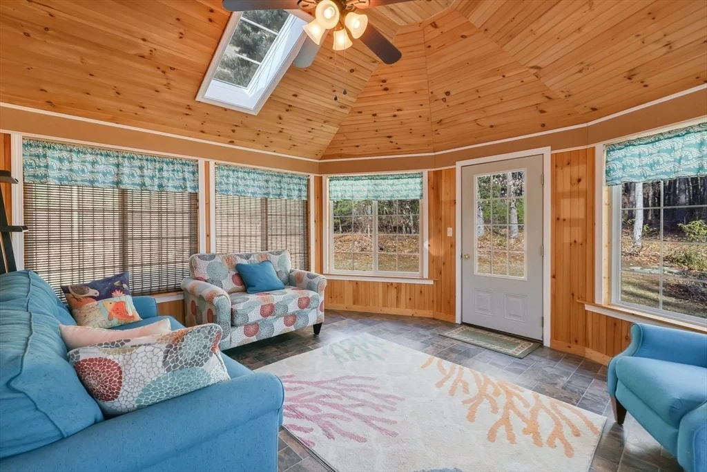 Photo of 19 Simmons Brook Dr