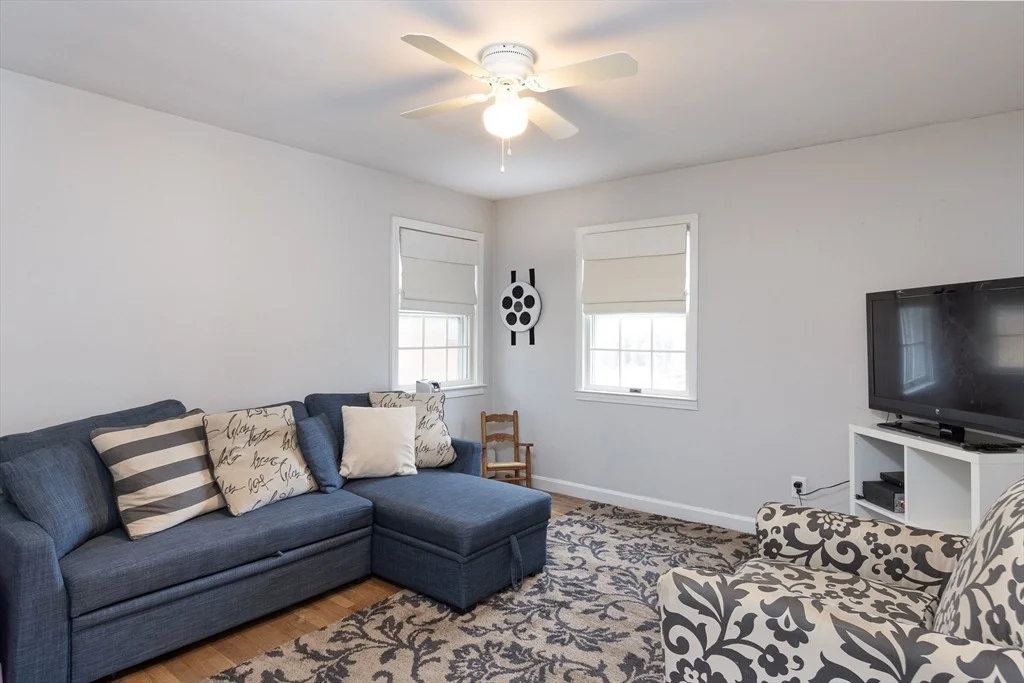 Photo of 4 Briarcliff Ln
