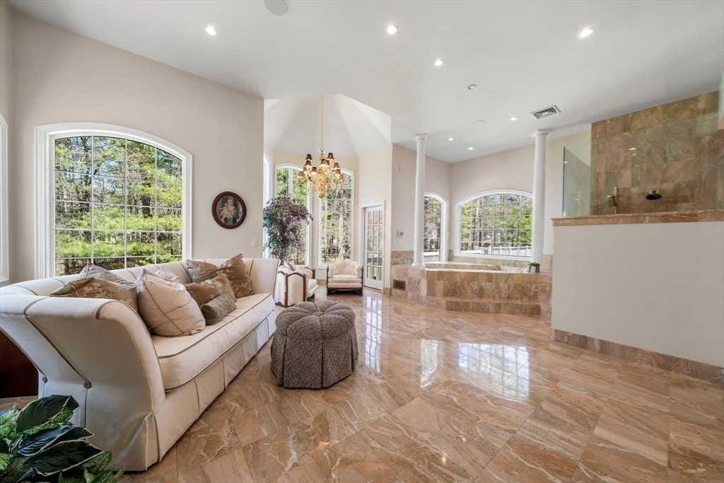Photo of 286 Mayflower Cir