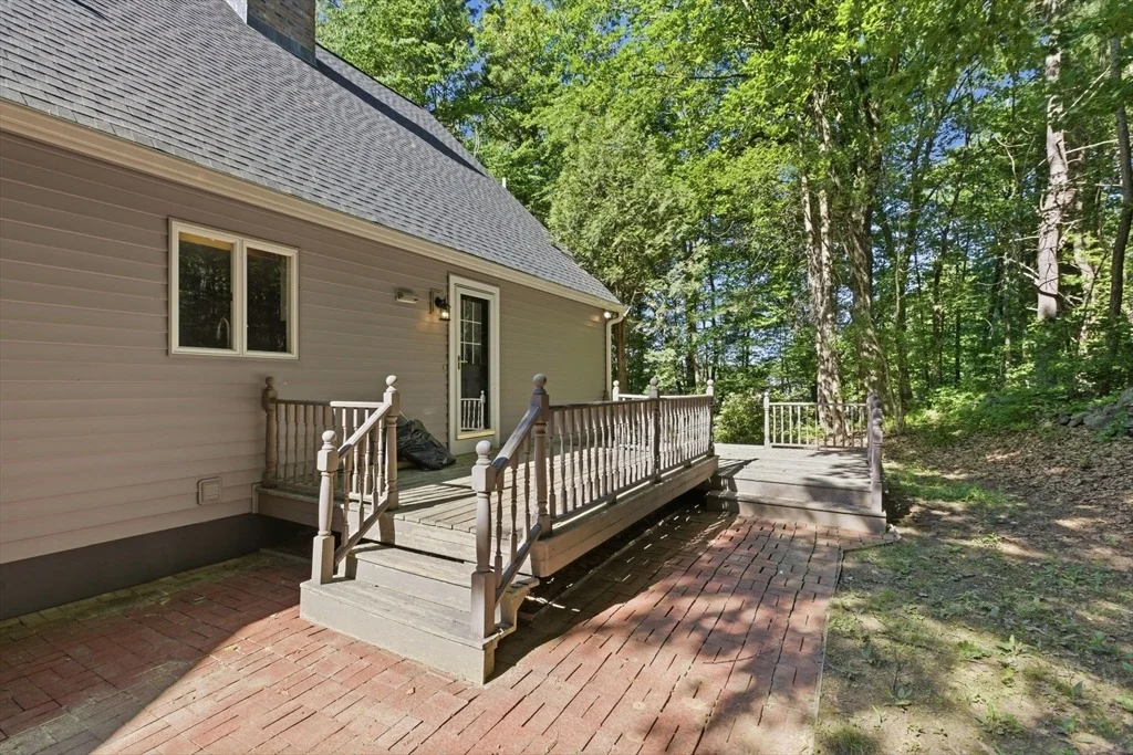 Photo of 18 N Common Rd