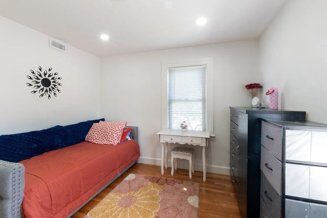 Photo of 16 Thayer Street