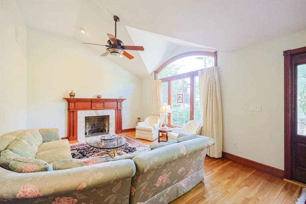 Photo of 60 Deerfield