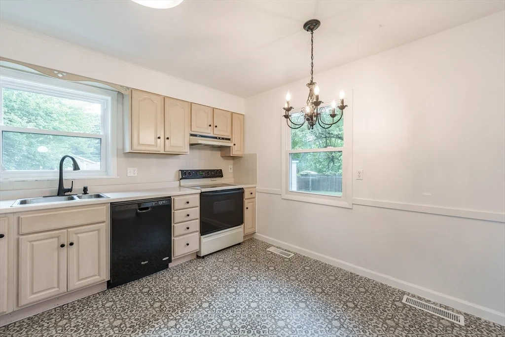 Photo of 24 Higgins St