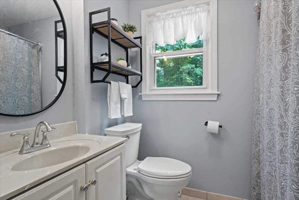 Photo of 7 Caroline Dr