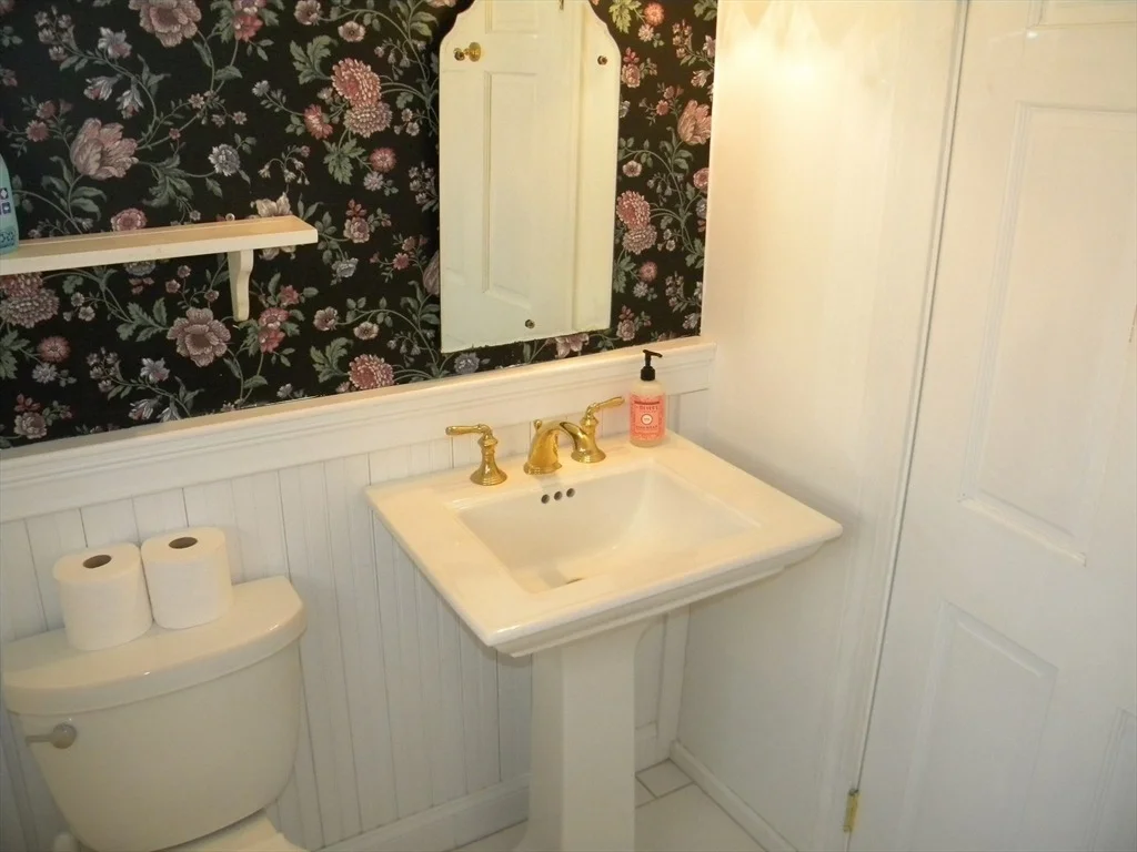 Photo of 21 Lovers Ln