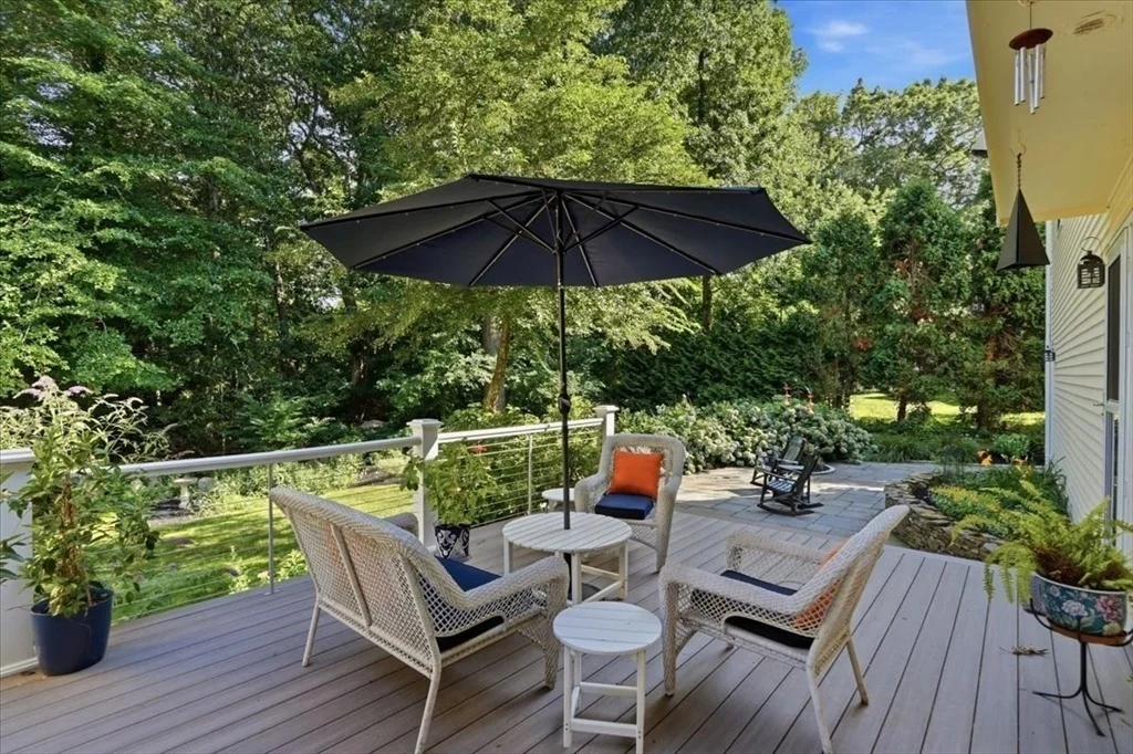Photo of 14 Windward Ln