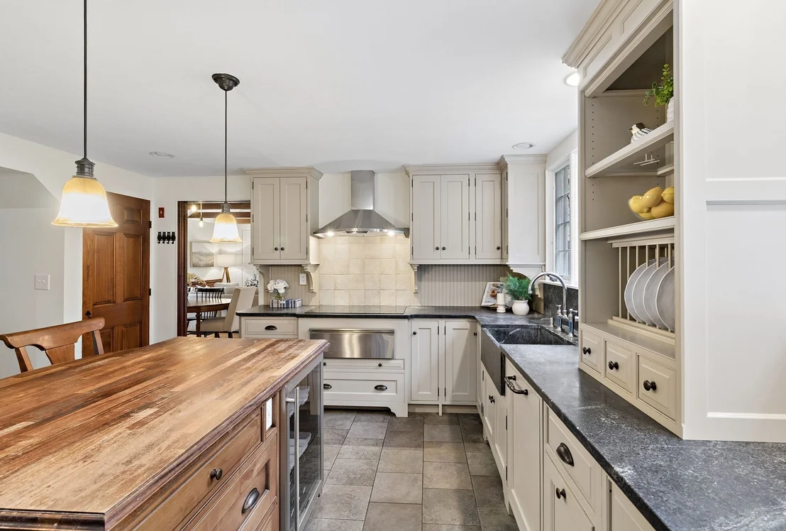Photo of 35 Bare Hill Road