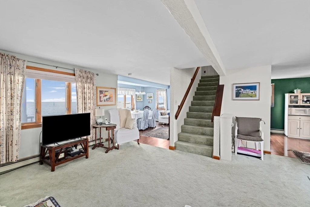 Photo of 151 Glades Rd