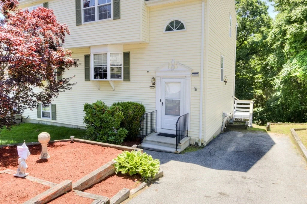 Photo of 39 Ledgecrest Dr