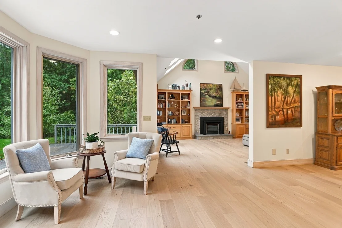 Photo of 9 Fox Run Dr