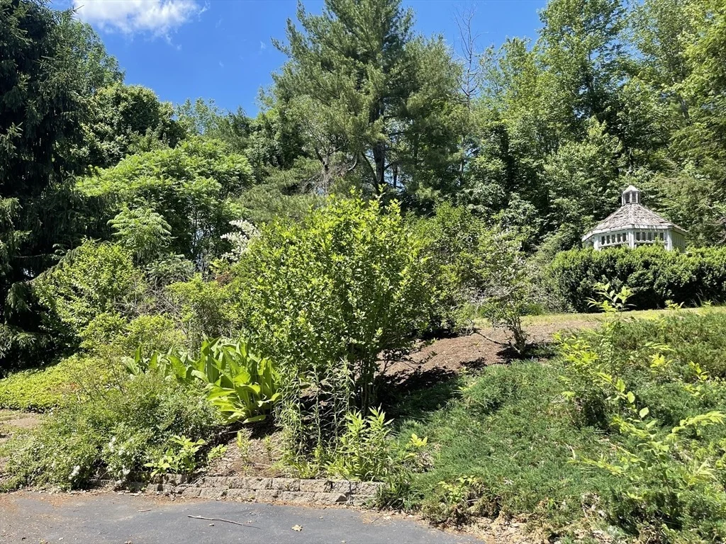 Photo of 10 Crowningshield  Drive