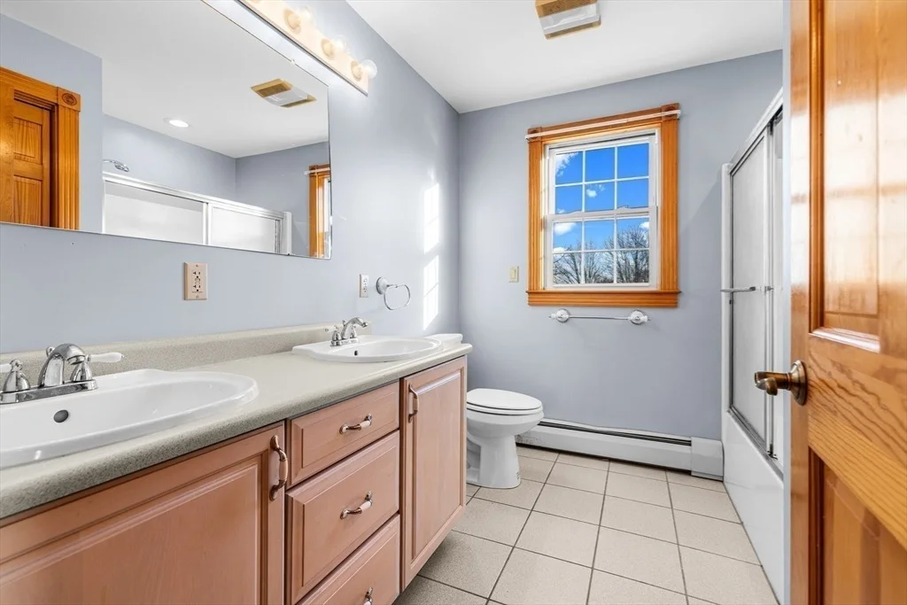 Photo of 7 Deerfield Ln
