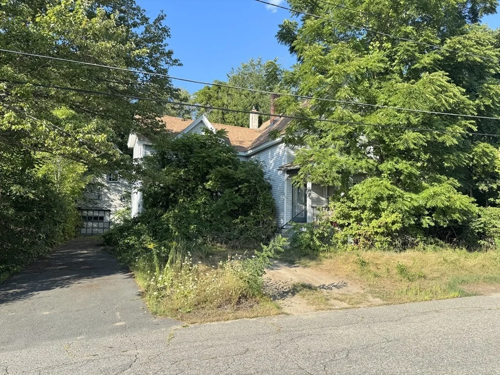 Photo of 37 Logan Ave