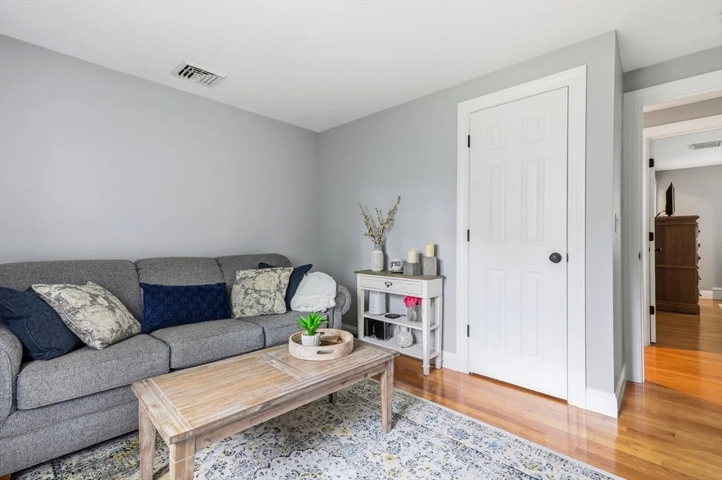 Photo of 864 Locust St