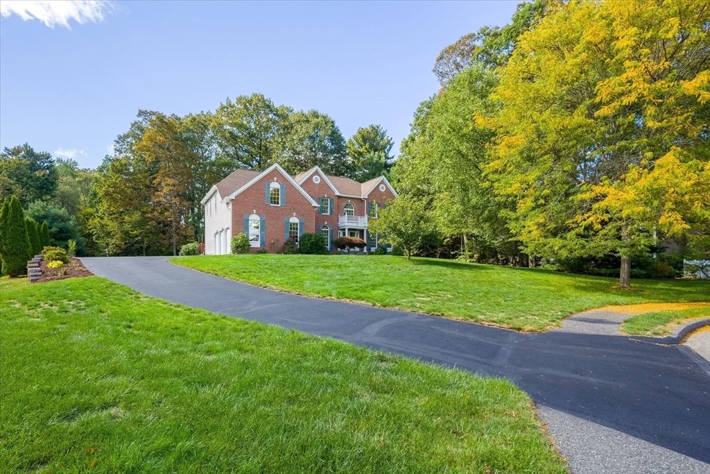 Photo of 7 Thoreau Cir