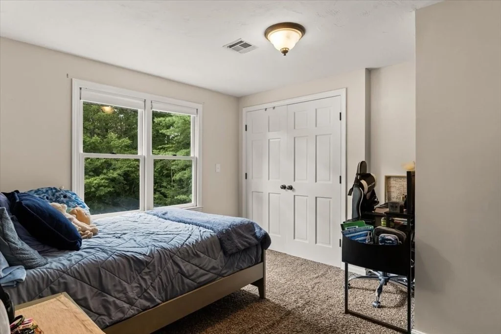 Photo of 15 Eileen Rd