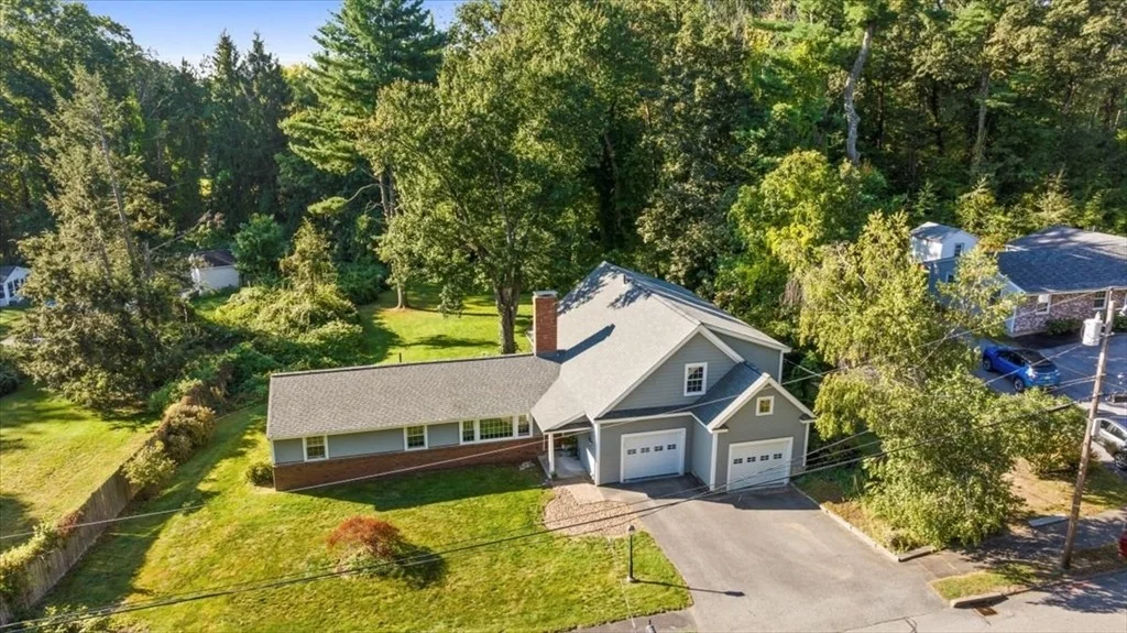 Photo of 2 Fairview Dr