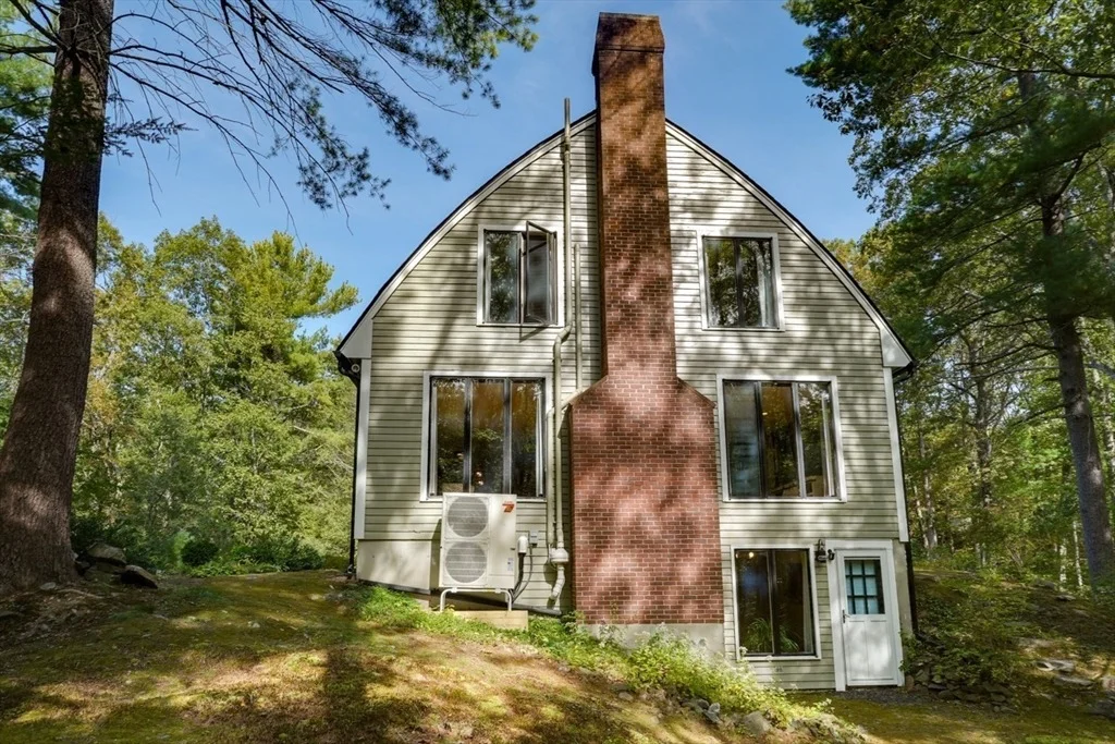 Photo of 18 Bay Path Dr