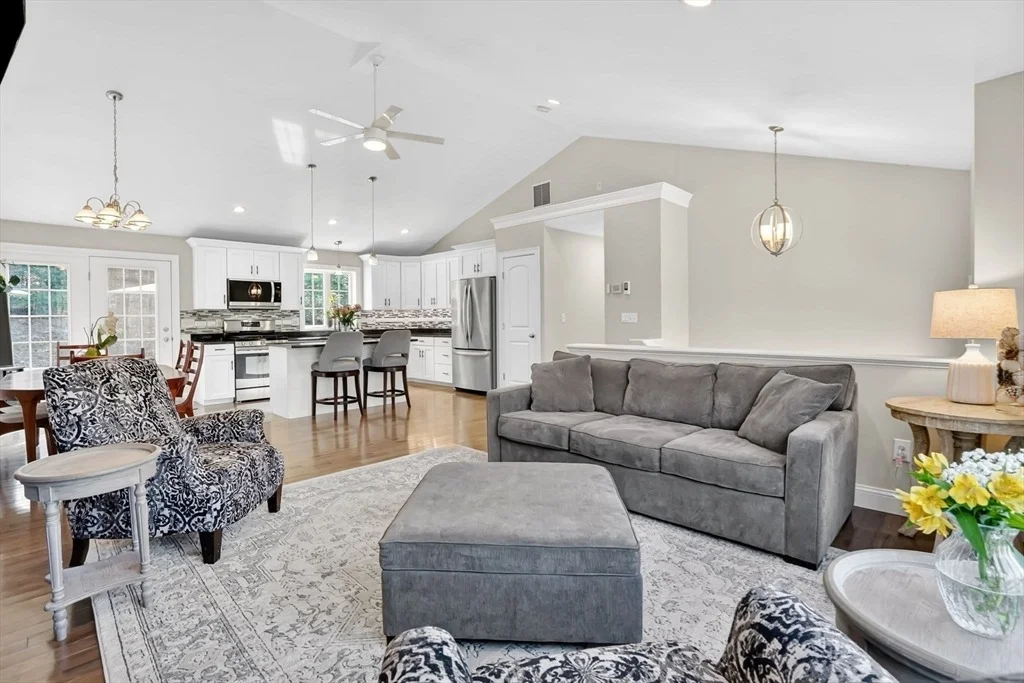 Photo of 301 Podunk Rd