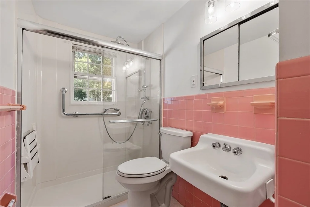 Photo of 18 Oakwood Road