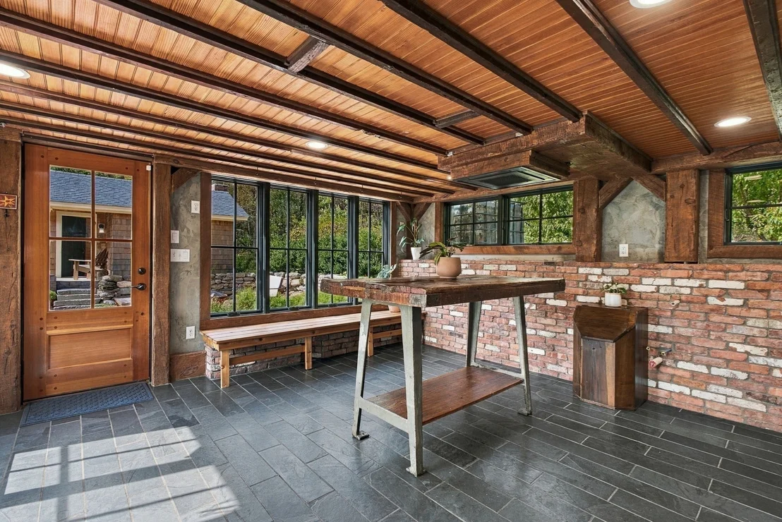 Photo of 191 Damon Rd