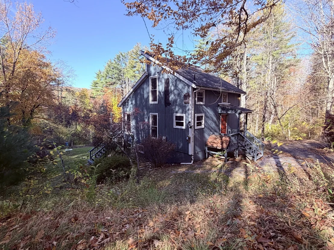 Photo of 232 River Rd
