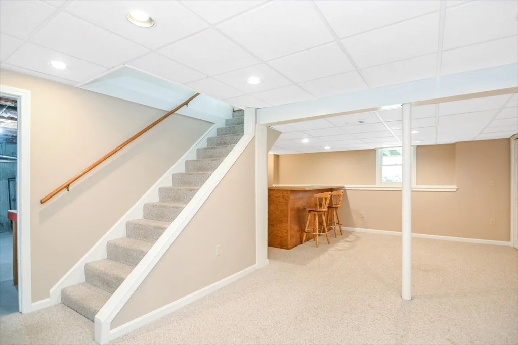Photo of 34 Laura Ln