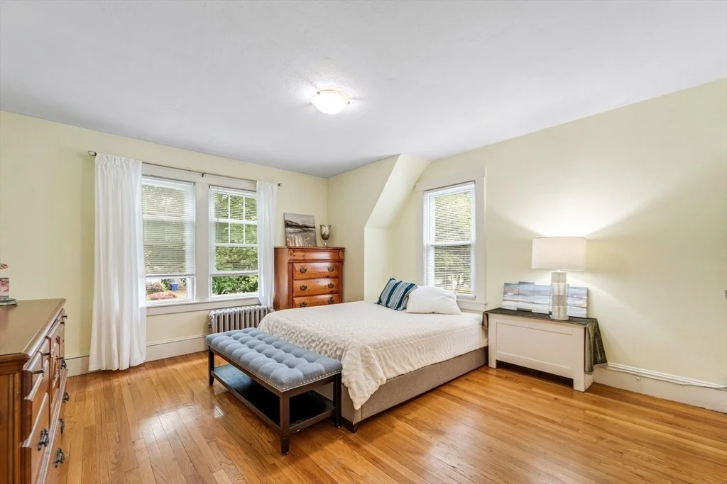 Photo of 44 Gillette Ave