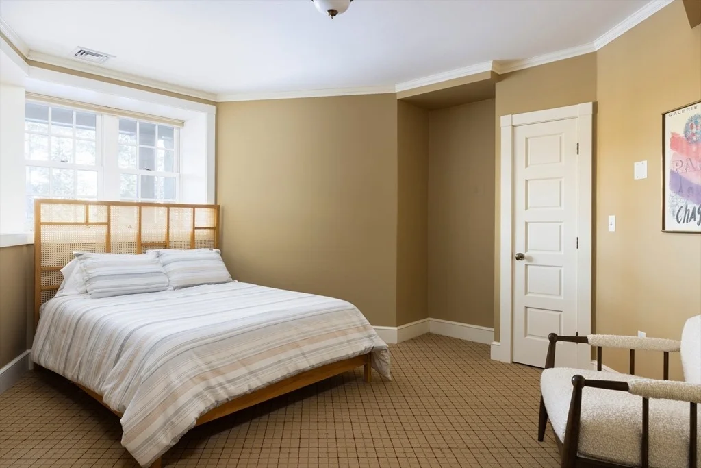 Photo of 40 Heath Hill