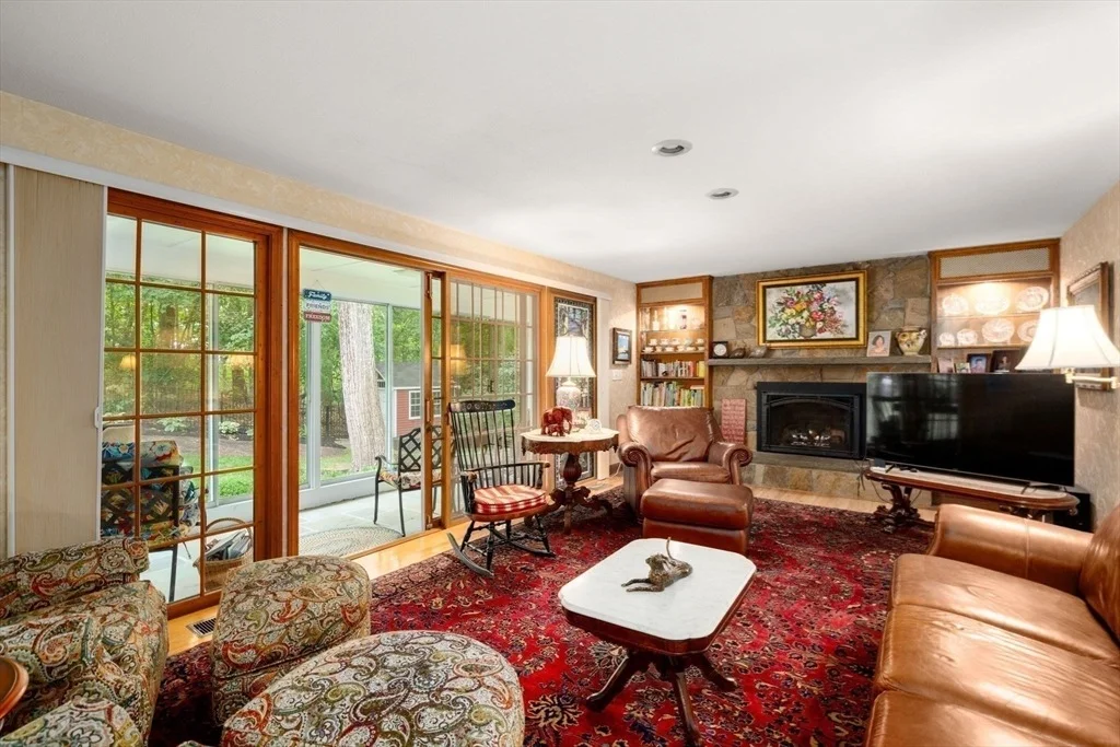 Photo of 15 Mary Jane Cir