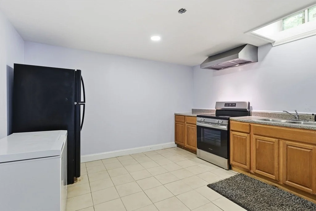 Photo of 20 Raymond Cir