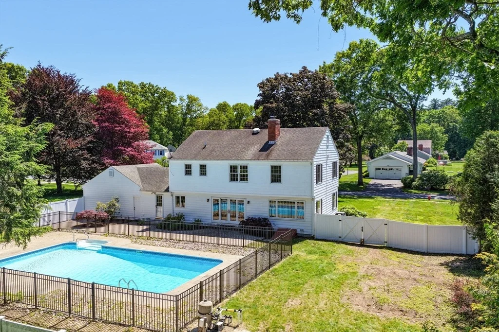 Photo of 252 Pinewood Drive