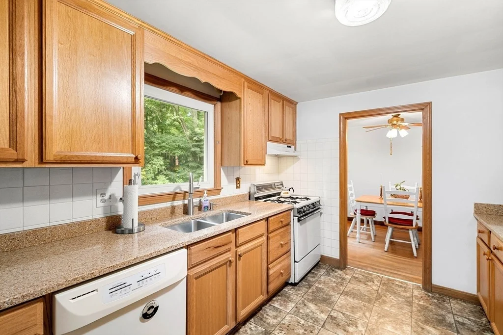 Photo of 16 Crown Rd