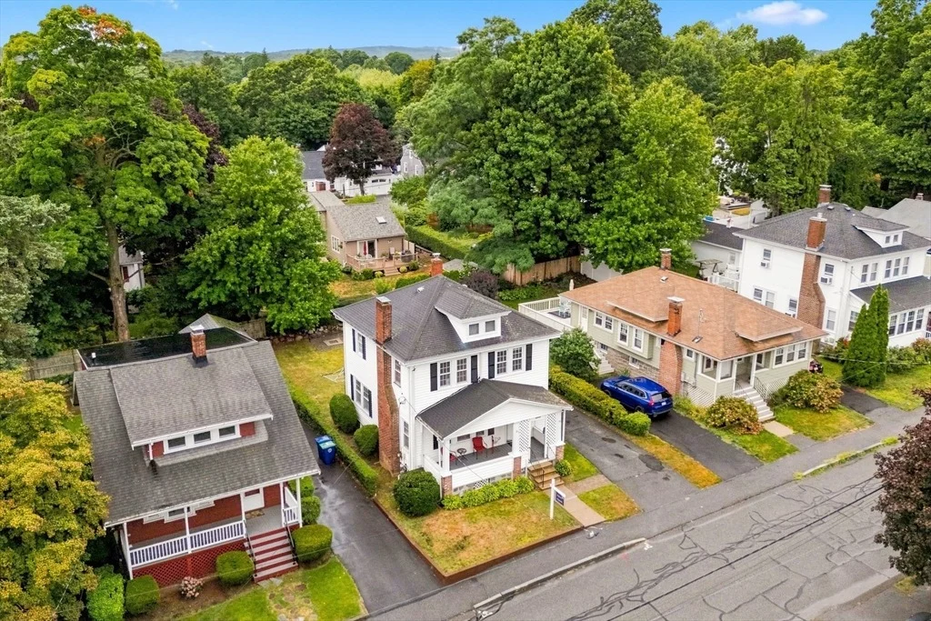 Photo of 16 Elmlawn Rd