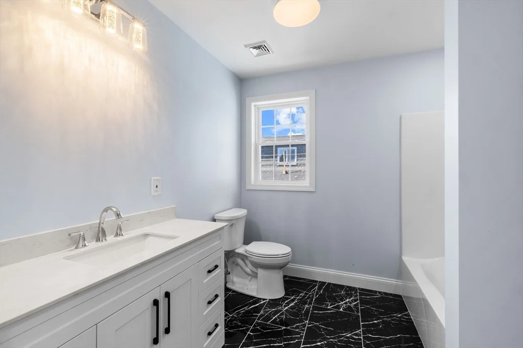 Photo of 489 Spring St.